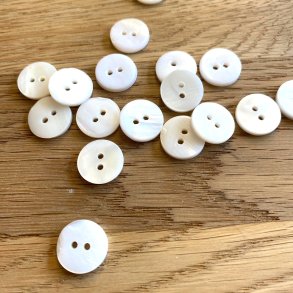 Perlemorsknap, hvid, 2-huls, 12 mm