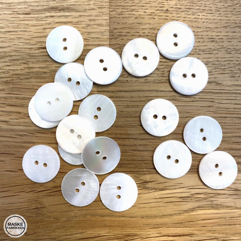 Perlemorsknap, hvid, 2-huls, 18 mm