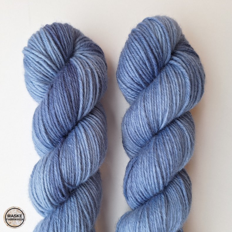 Maskefabrikkens Tykke Hndfarvede Garn - Blue Storm