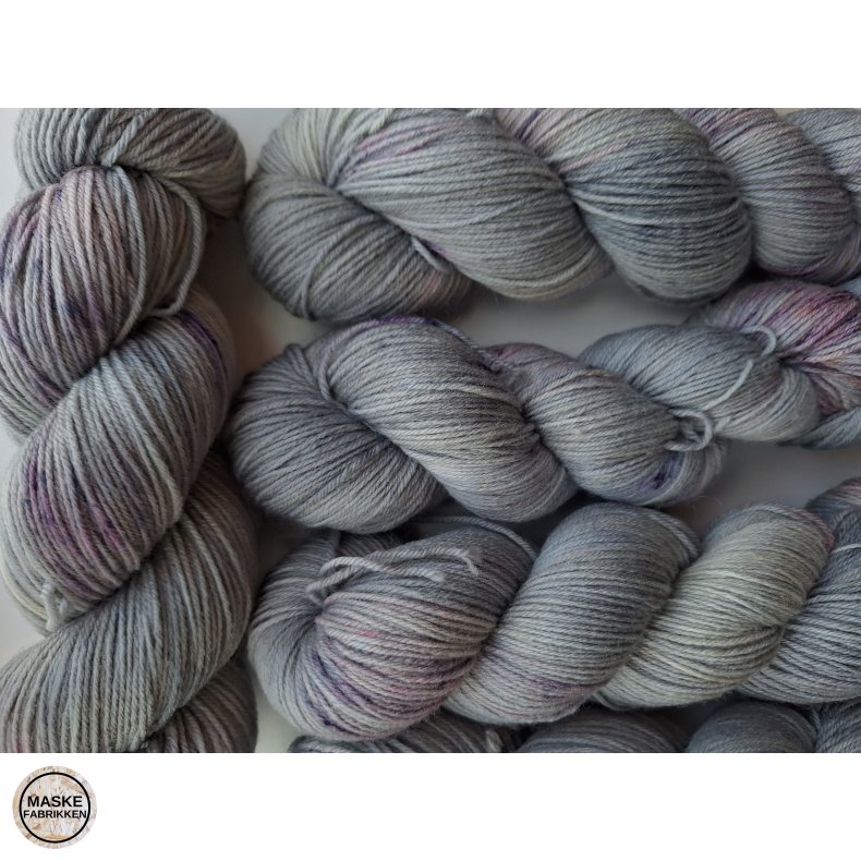 Maskefabrikkens Hndfarvede Garn - Grey Plum
