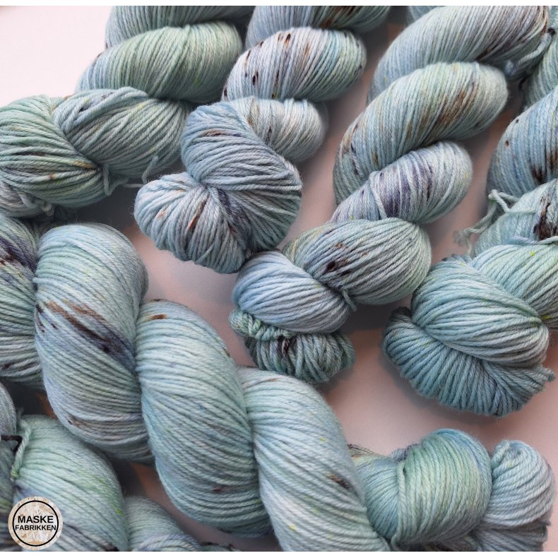 Maskefabrikkens Hndfarvede Garn - Kong Triton