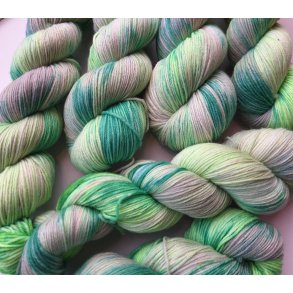 Maskefabrikkens Hndfarvede Garn - Sur Slik