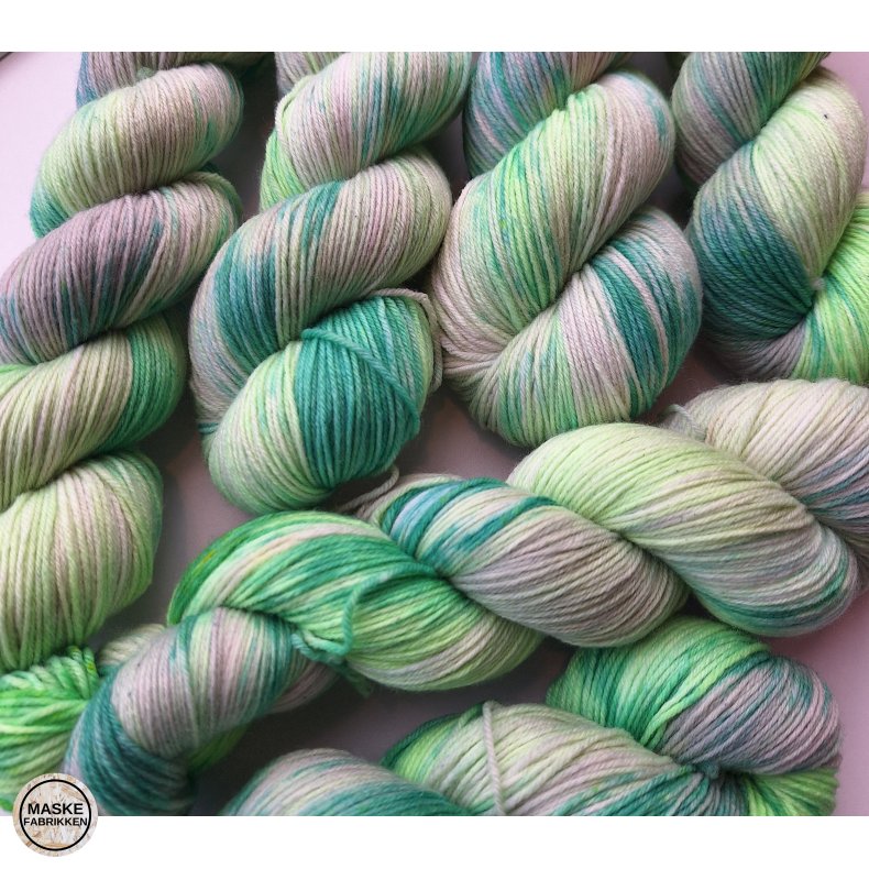 Maskefabrikkens Hndfarvede Garn - Sur Slik