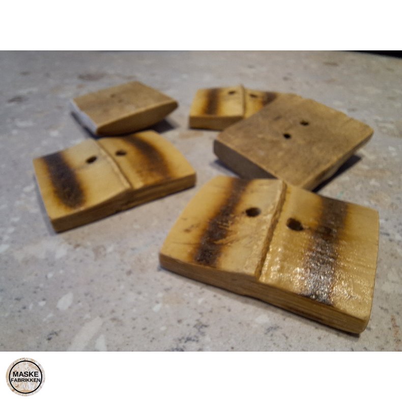 Firkantet 2-huls knap � 30x37 mm