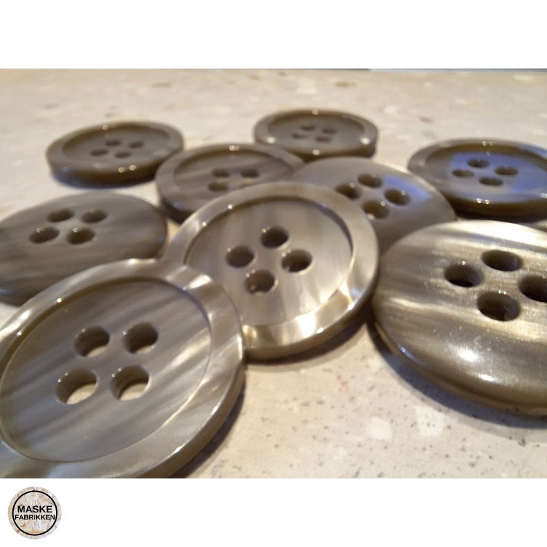 Gr� knap med perlemors-look � 37 mm