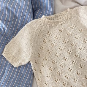 PetiteKnit - Rigmors Sommerbluse Junior, strikkeopskrift (papir)