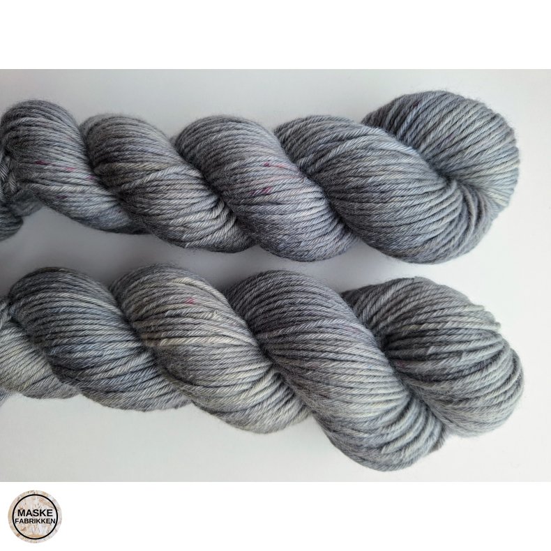 Maskefabrikkens Tykke Hndfarvede Garn - A Rainy Day