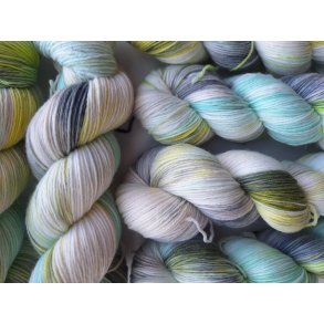 Maskefabrikkens Hndfarvede Garn - Bachelors Club