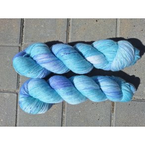 Maskefabrikkens H�ndfarvede Garn - Blue Hawaii