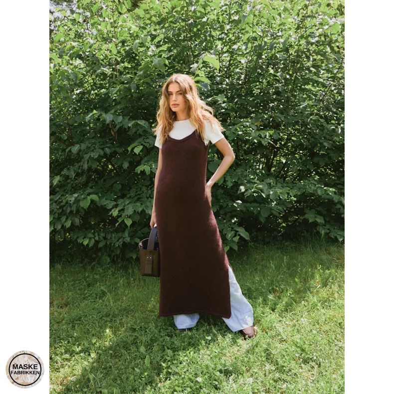 Emerson Dress - Sandnes Garn, strikkeopskrift (papir)