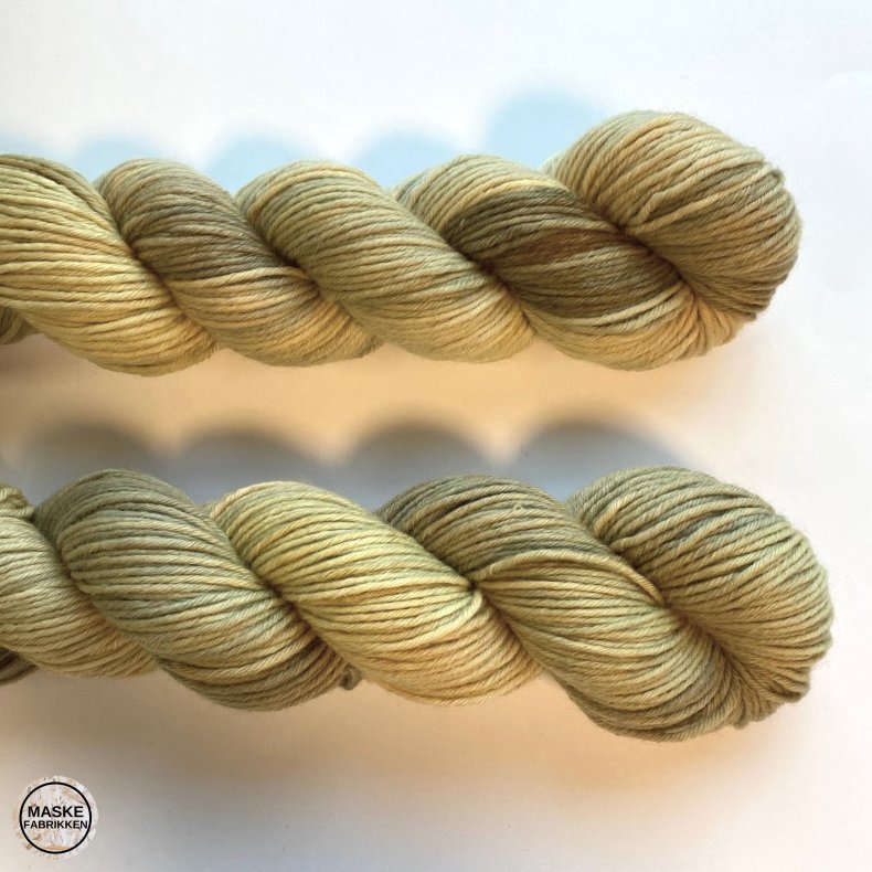 Maskefabrikkens Tykke Hndfarvede Garn - Et Grnligt Skr