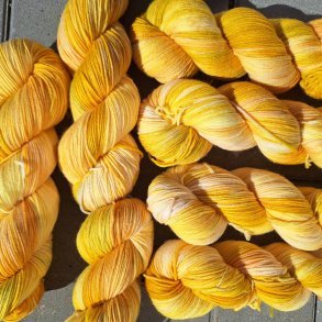 Maskefabrikkens H�ndfarvede Garn - Mango no 7