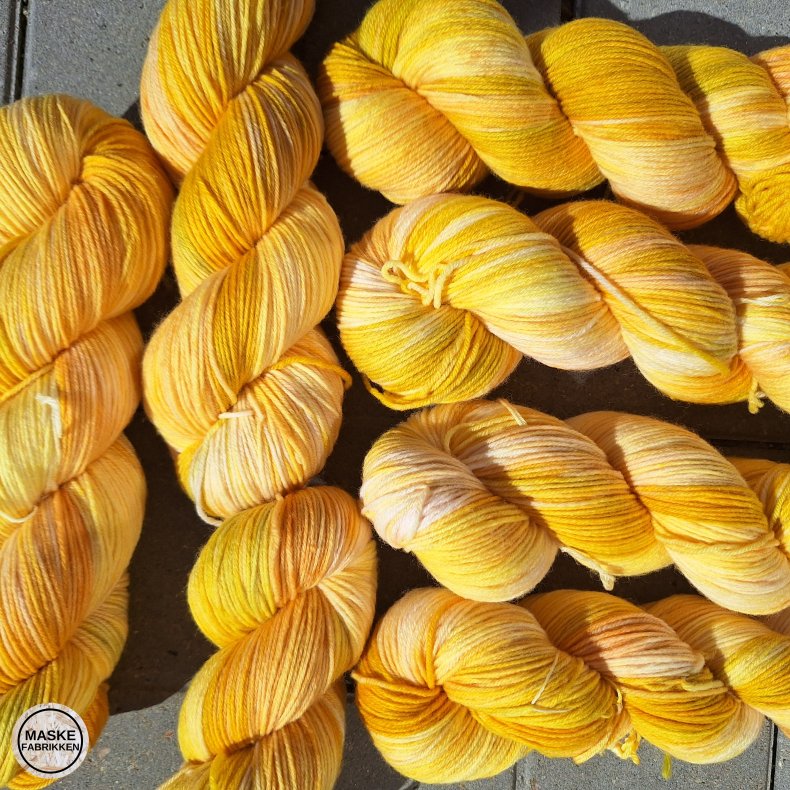 Maskefabrikkens H�ndfarvede Garn - Mango no 7