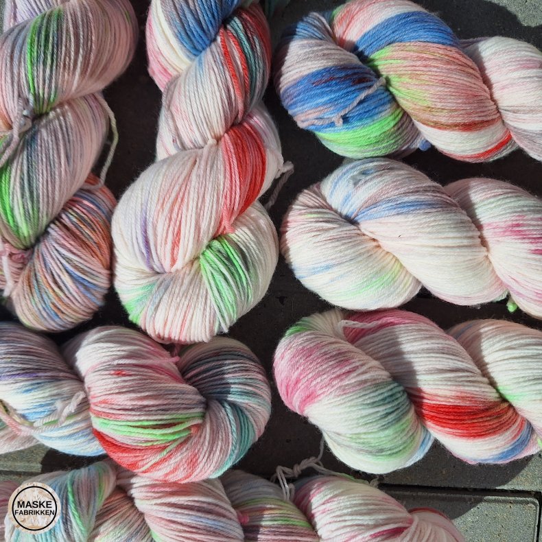 Maskefabrikkens H�ndfarvede Garn - Paintshop