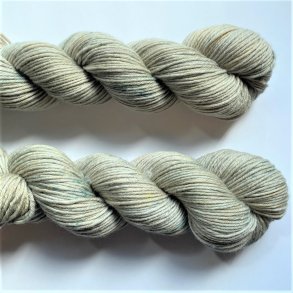 Maskefabrikkens Tykke Hndfarvede Garn - Varm Gr