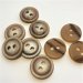 Knap Ecru/Beige, 2-huls, 23 mm