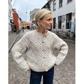 PetiteKnit - Dagmar Jacket, strikkeopskrift (papir)