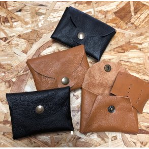 NleEtui fra Faster Badaster - i skind