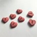 Knap 2 hul, gl. rosa hjerte, 12 mm