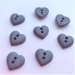 Knap 2 hul, gr hjerte, 15 mm