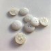 Hvid shiny knap 2-huls, 11 mm