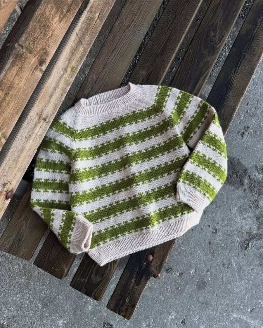 Key Sweater Junior - PetiteKnit, papir - PetiteKnit - Maskefabrikken