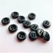 Sort knap 4-huls, 13 mm
