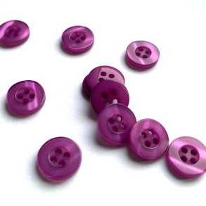 Rdlilla knap 4-huls, 12 mm