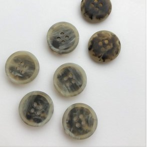 Grbrun knap 4-huls, 17 mm