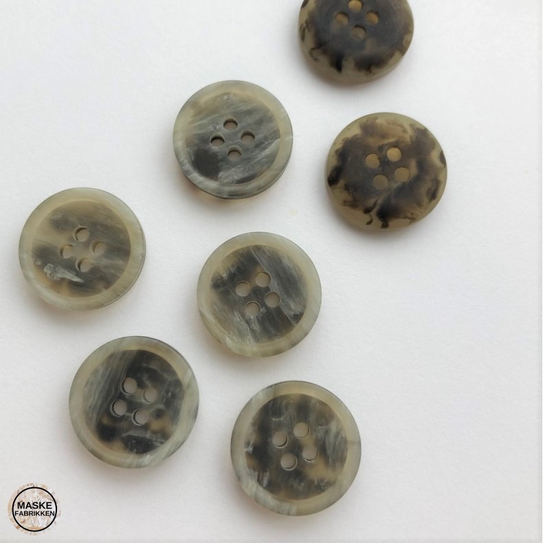 Grbrun knap 4-huls, 17 mm