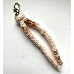 Strikket n�glering - h�ndfarvet brun