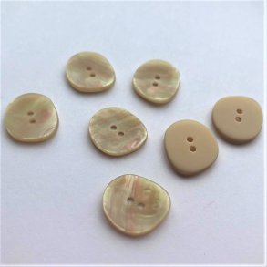 Irregulr knap, beige, 2-huls, 20 mm
