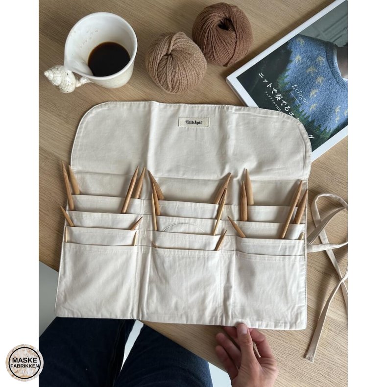 Knitter's Needle Case fra PetiteKnit - etui til faste rundpinde