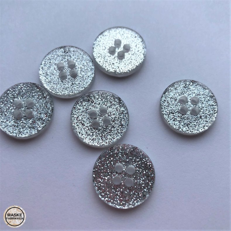 Slv glimmerknap 4-huls, 17 mm