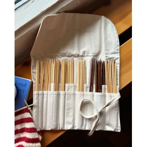 Knitter's Needle Case fra PetiteKnit - etui til strmpepinde