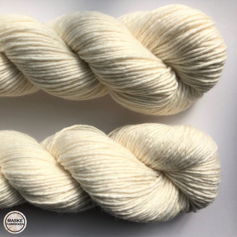 Maskefabrikkens Tykke Hndfarvede Garn - Ufarvet