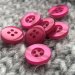 Pink knap 4-huls, 12 mm
