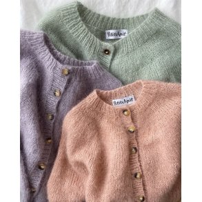 PetiteKnit - Novice Cardigan Junior - Mohair Edition, strikkeopskrift (papir)